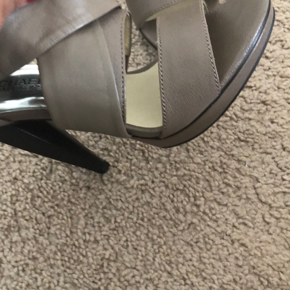Shoe - Picture 6 of 6